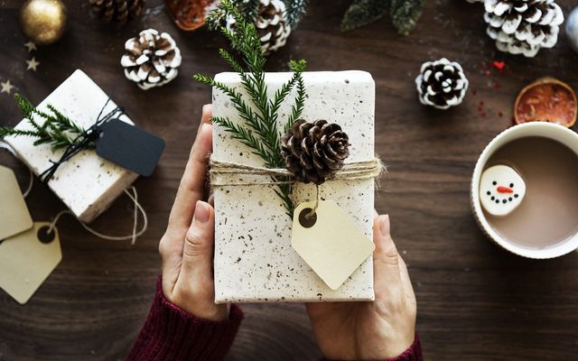 Einfache Tipps, um Geschenke nachhaltig zu verpacken